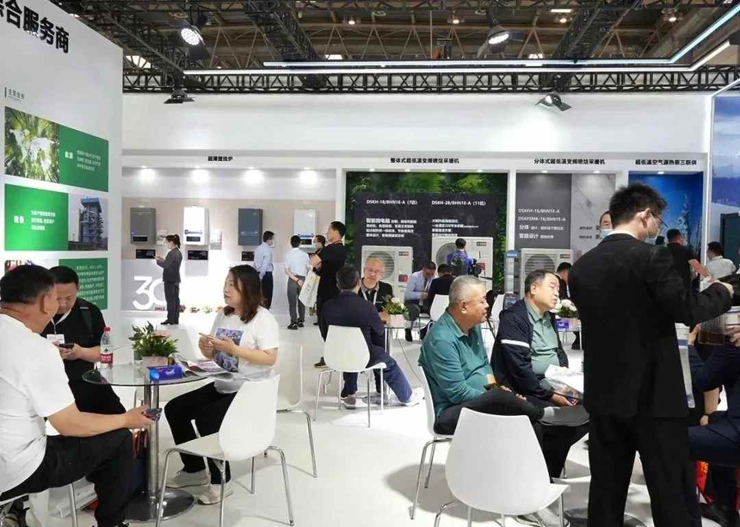 小松鼠30周年超薄冷凝炉引领全预混时代,IOT智慧物联开启采暖新篇章(图4) 小松鼠30周年超薄冷凝炉引领全预混时代,IOT智慧物联开启采暖新篇章(图4)