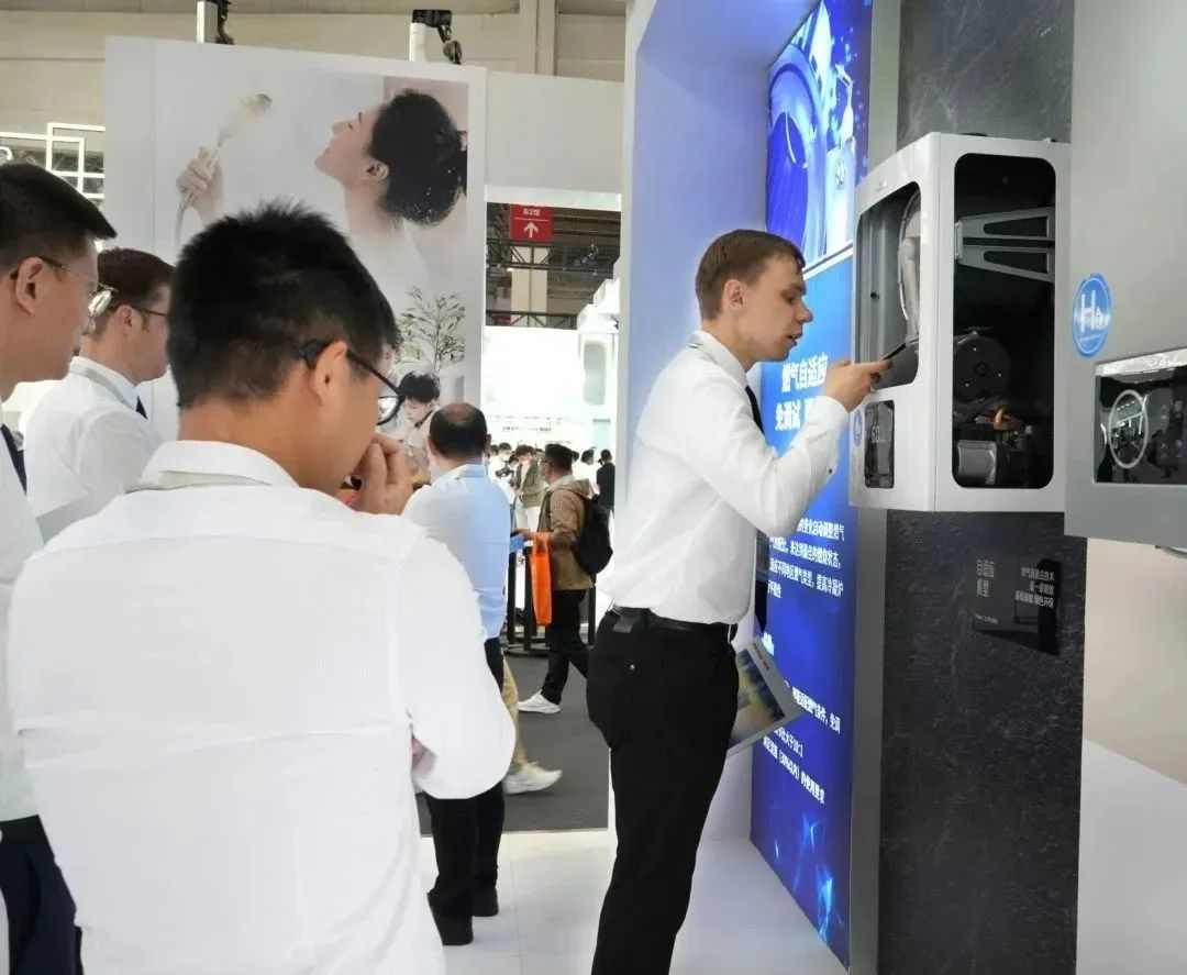 小松鼠30周年超薄冷凝炉引领全预混时代,IOT智慧物联开启采暖新篇章(图15) 小松鼠30周年超薄冷凝炉引领全预混时代,IOT智慧物联开启采暖新篇章(图15)