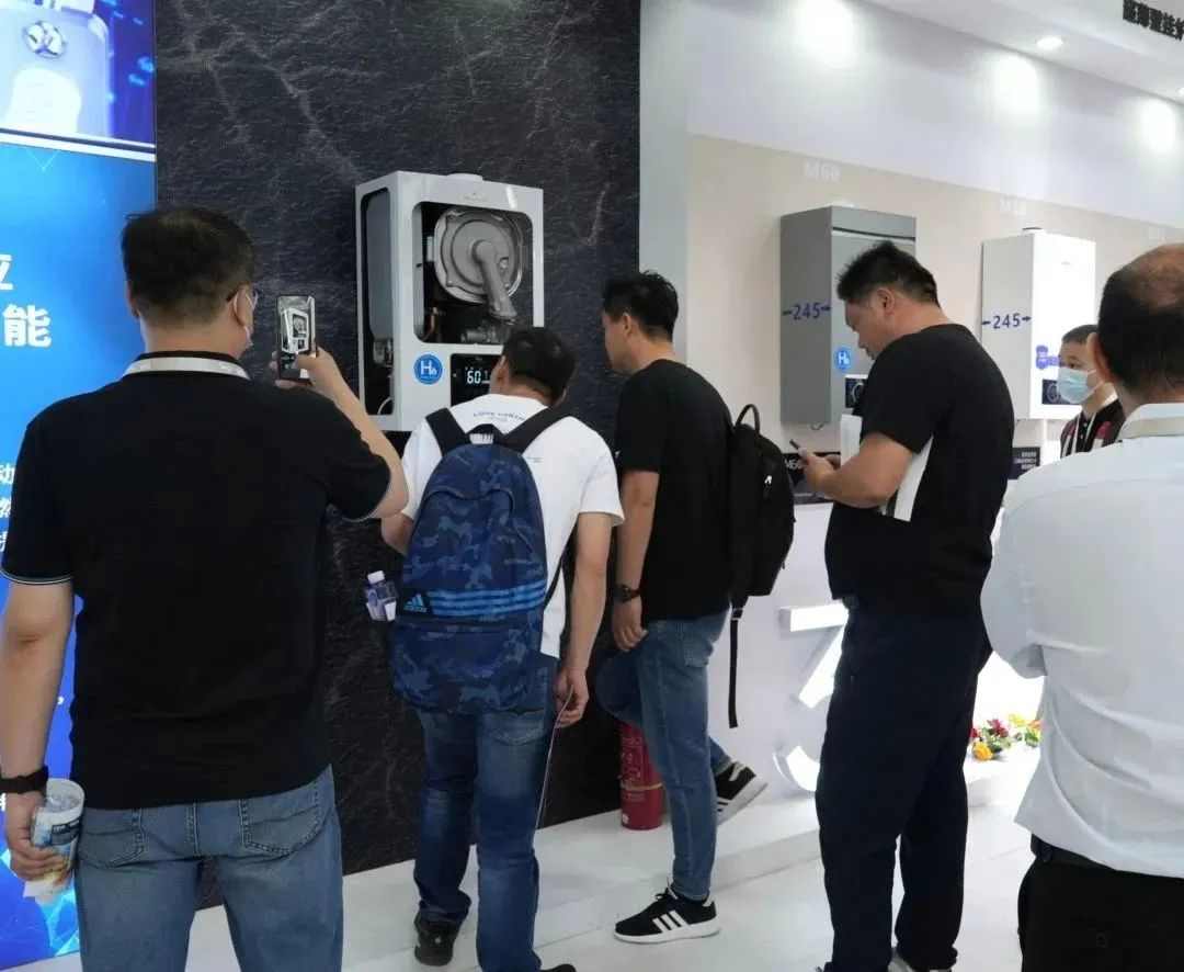 小松鼠30周年超薄冷凝炉引领全预混时代,IOT智慧物联开启采暖新篇章(图16) 小松鼠30周年超薄冷凝炉引领全预混时代,IOT智慧物联开启采暖新篇章(图16)