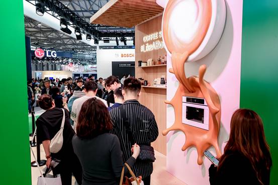 咖啡机成生活必需品,AWE咖啡生活节引领家庭咖啡新潮流(图2) https://upload.cheaa.com/2026/0105/1767602339114